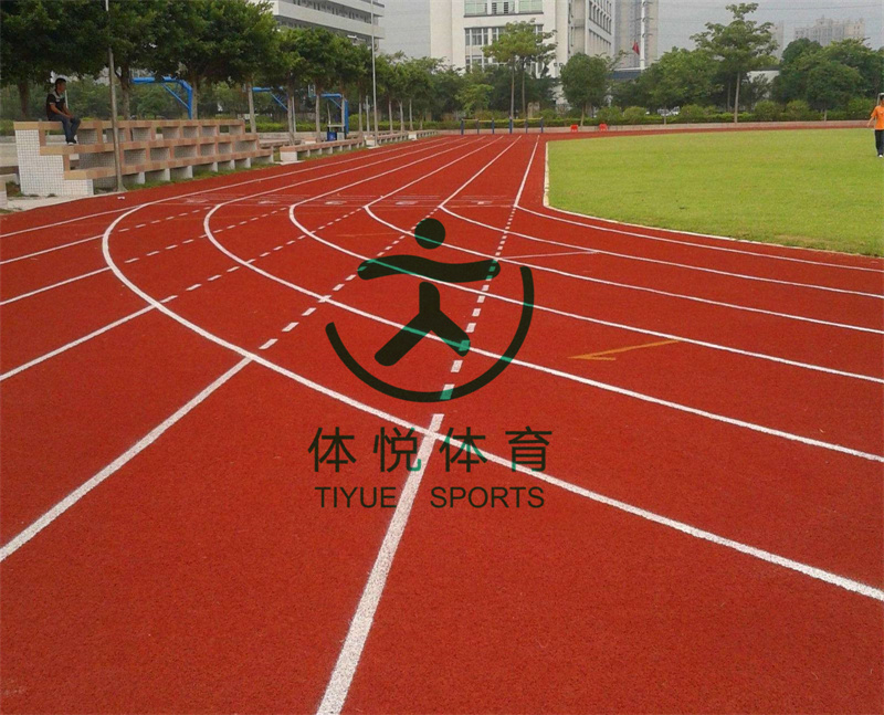 球場施工問題-為什么室外體育塑膠場地材料會出現脫膠的現象？